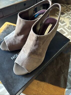 BCBGeneration slingback heels
